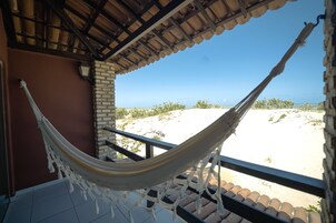 Premium suite, uitzicht op zee | 1 slaapkamer, een minibar, een strijkplank/strijkijzer