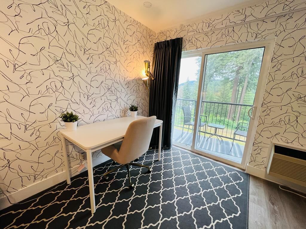 シグネチャー ルーム キングベッド 1 台 禁煙 マウンテンビュー | 高級寝具、ピロートップベッド、セーフティボックス (室内)、遮光カーテン