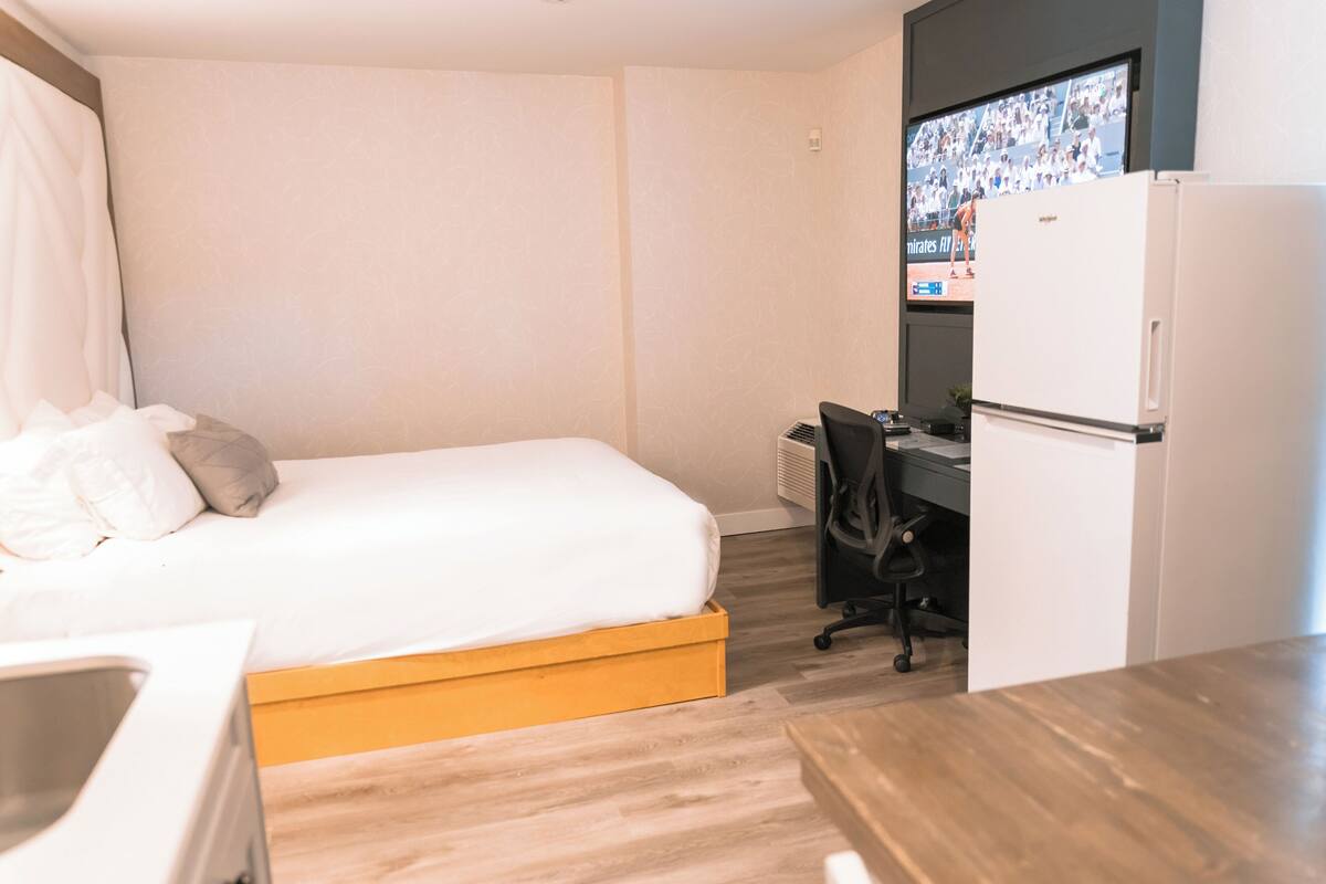 Family Room, 2 Bedrooms, Kitchenette, Mountain View