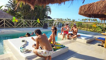 2 outdoor pools