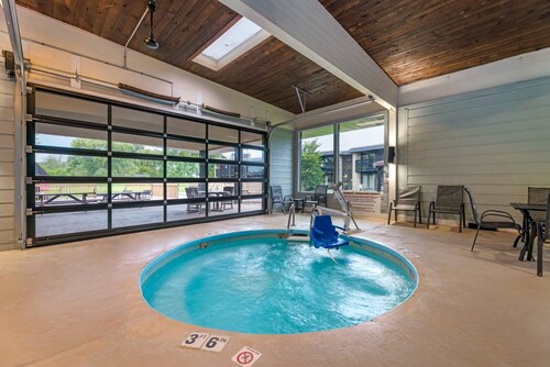 Fairway Inn and Suites, an Ascend Collection Hotel