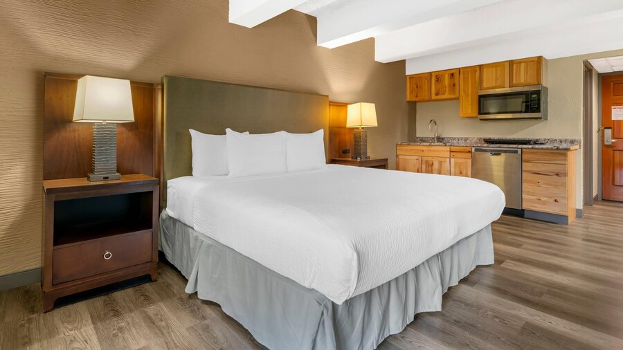 Fairway Inn and Suites, an Ascend Collection Hotel