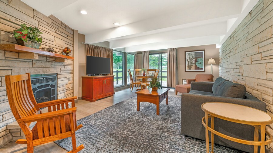 Fairway Inn and Suites, an Ascend Collection Hotel