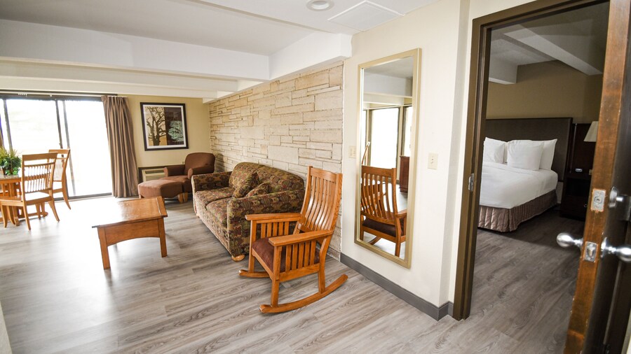 Fairway Inn & Suites