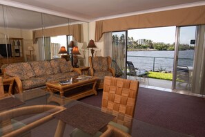 Appartamento, 2 camere da letto, vista baia | Vista lago