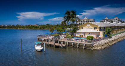 Palm Beach Waterfront Suites