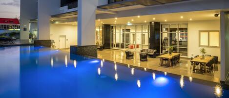 Outdoor pool, pool loungers