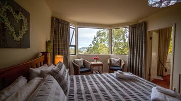 Premium bedding, iron/ironing board, free WiFi