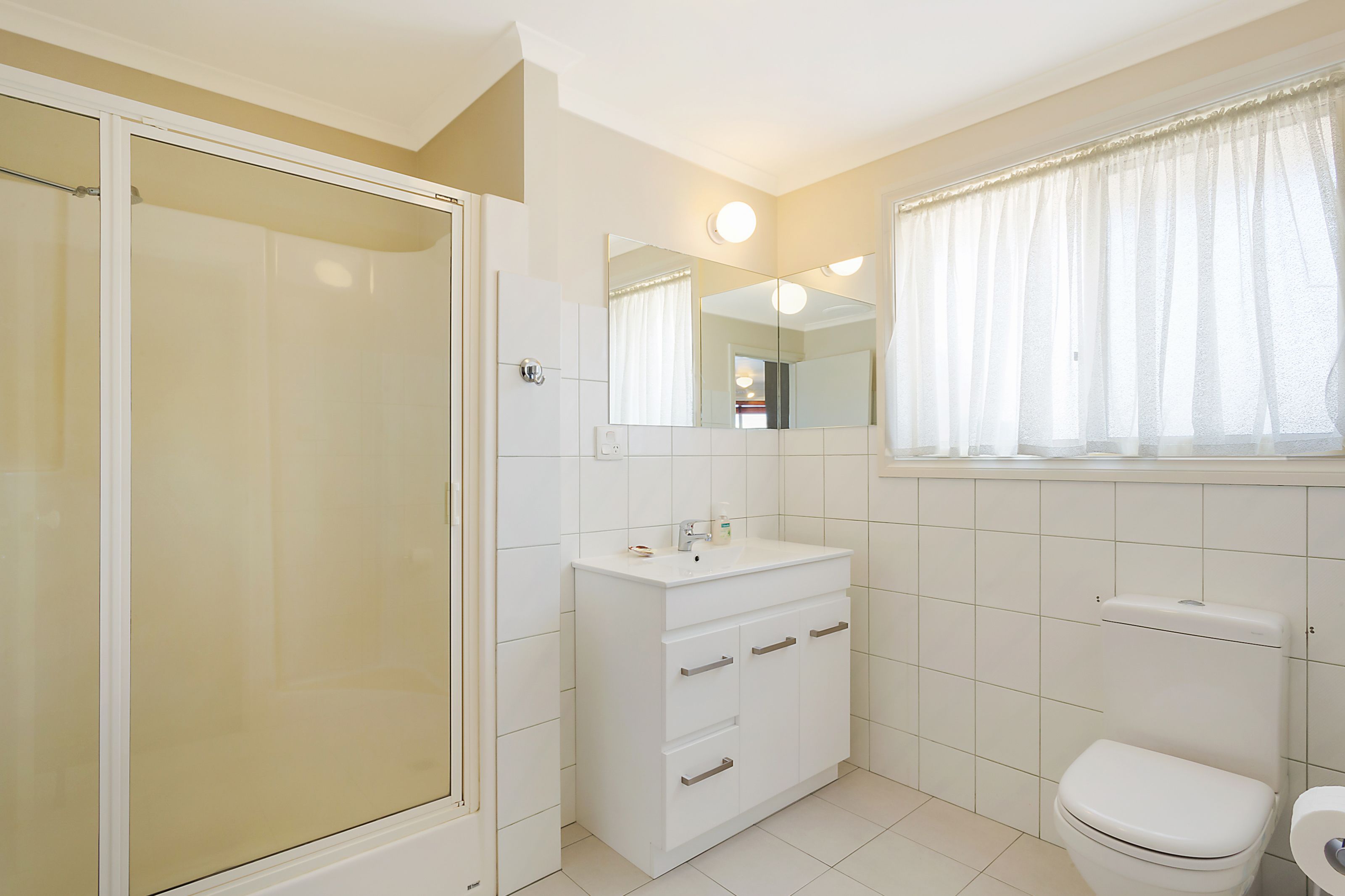 Townhome, 2 Bedrooms | Bilik Mandi | Pancuran mandi, pengering rambut, tuala disediakan, tisu tandas 