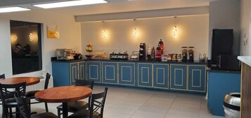 Desayuno completo incluido todos los días 