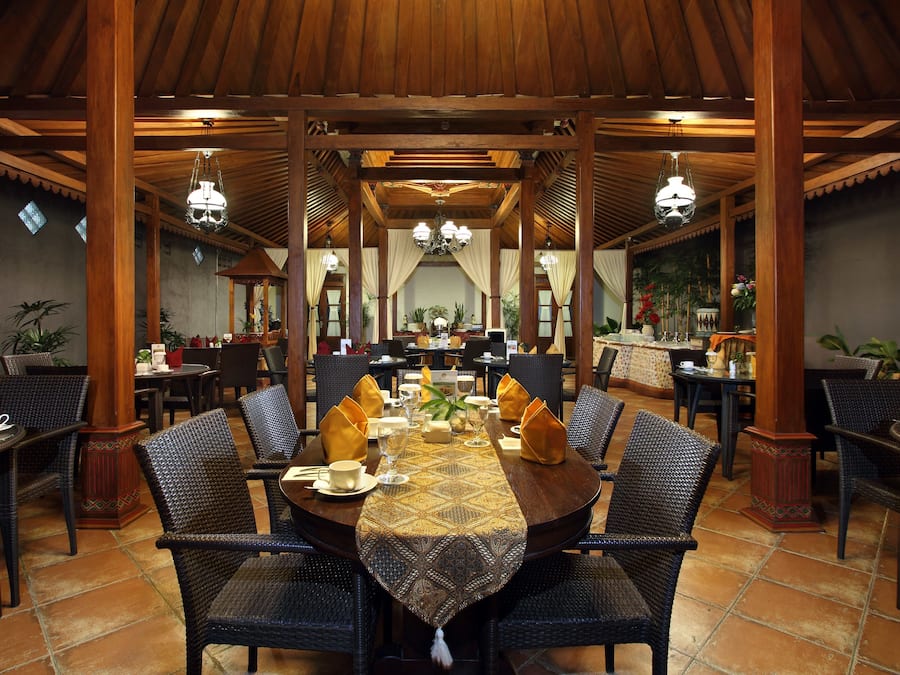 Café da manhã, almoço e jantar