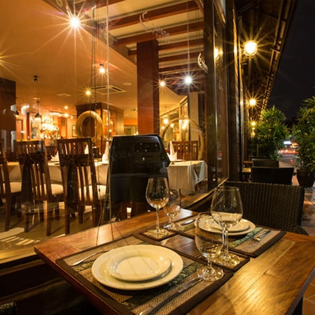 Se sirven desayunos, almuerzos y cenas; cocina laosiana