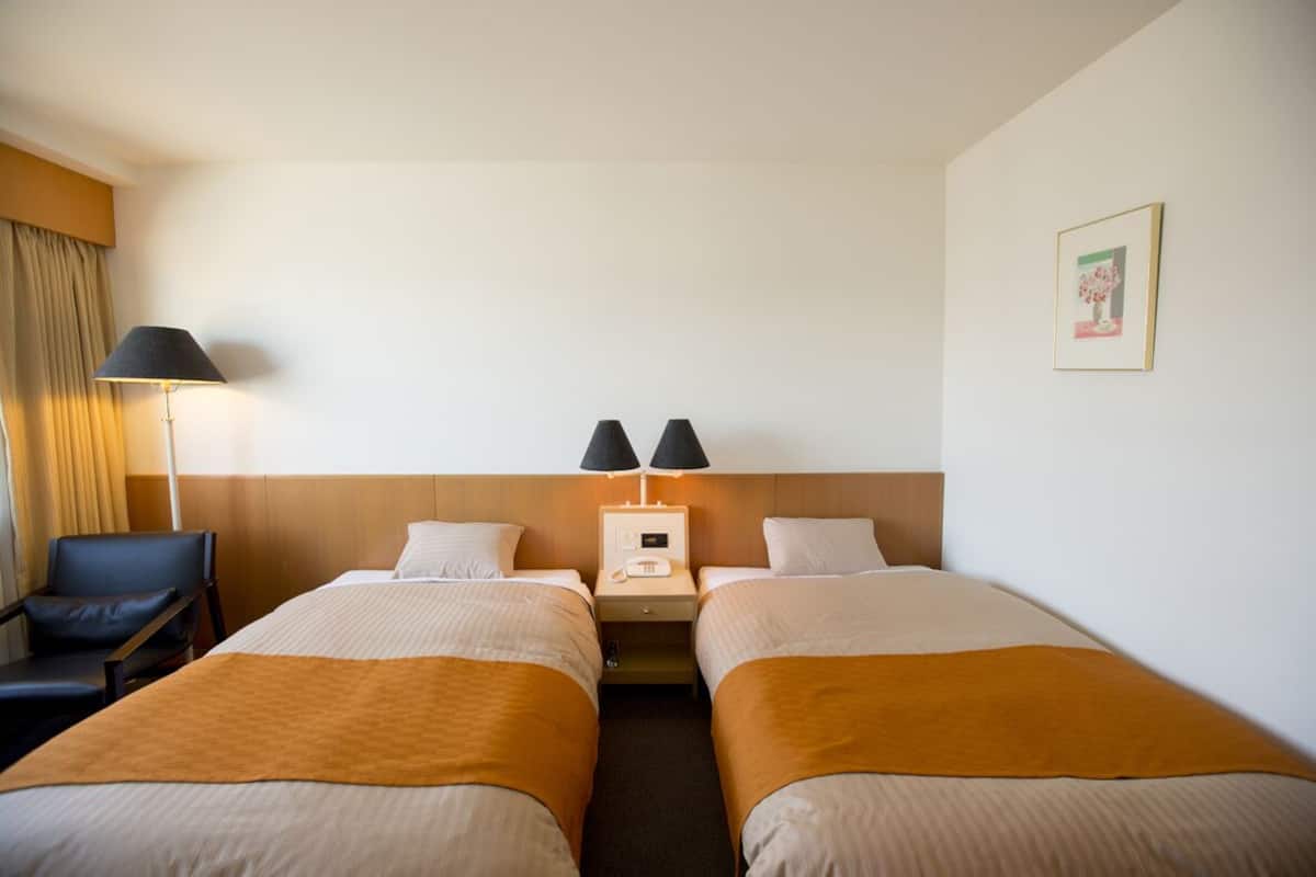 down duvets, minibar, desk, soundproofing