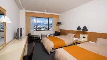 羽毛の掛け布団、ミニバー、デスク、防音設備