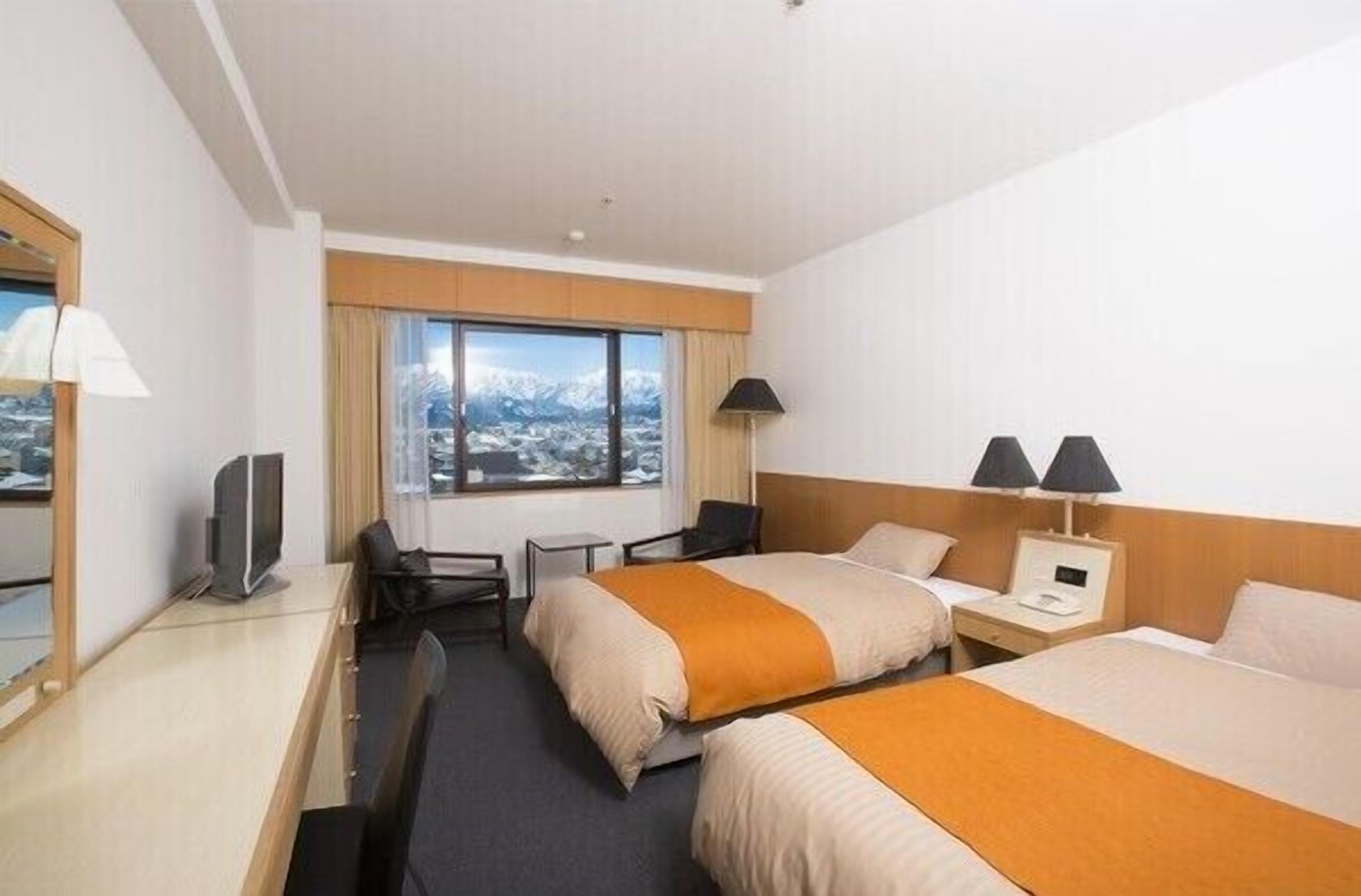 Down comforters, minibar, desk, soundproofing