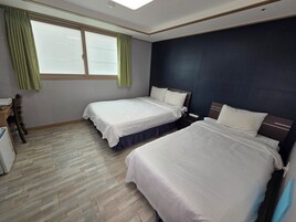 Family Room | Soundproofing, free WiFi