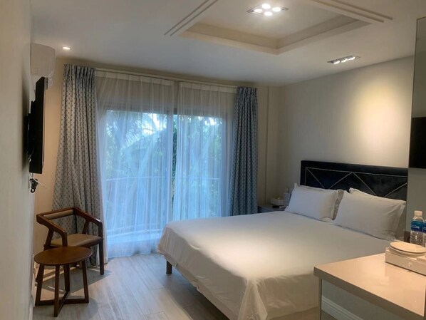 Standard Room, 1 Katil Ratu (Queen), Non Smoking, City View | Pemandangan dari bilik