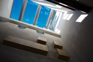 Villa (No.5) | Coin séjour | Télévision LCD de 40 pouces avec chaßnes numériques, télévision