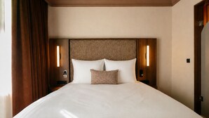 Unclassified image, 3 of 37, button -  Hotel Vrythof - just a room - digital key by email or SMS (Maastricht)
