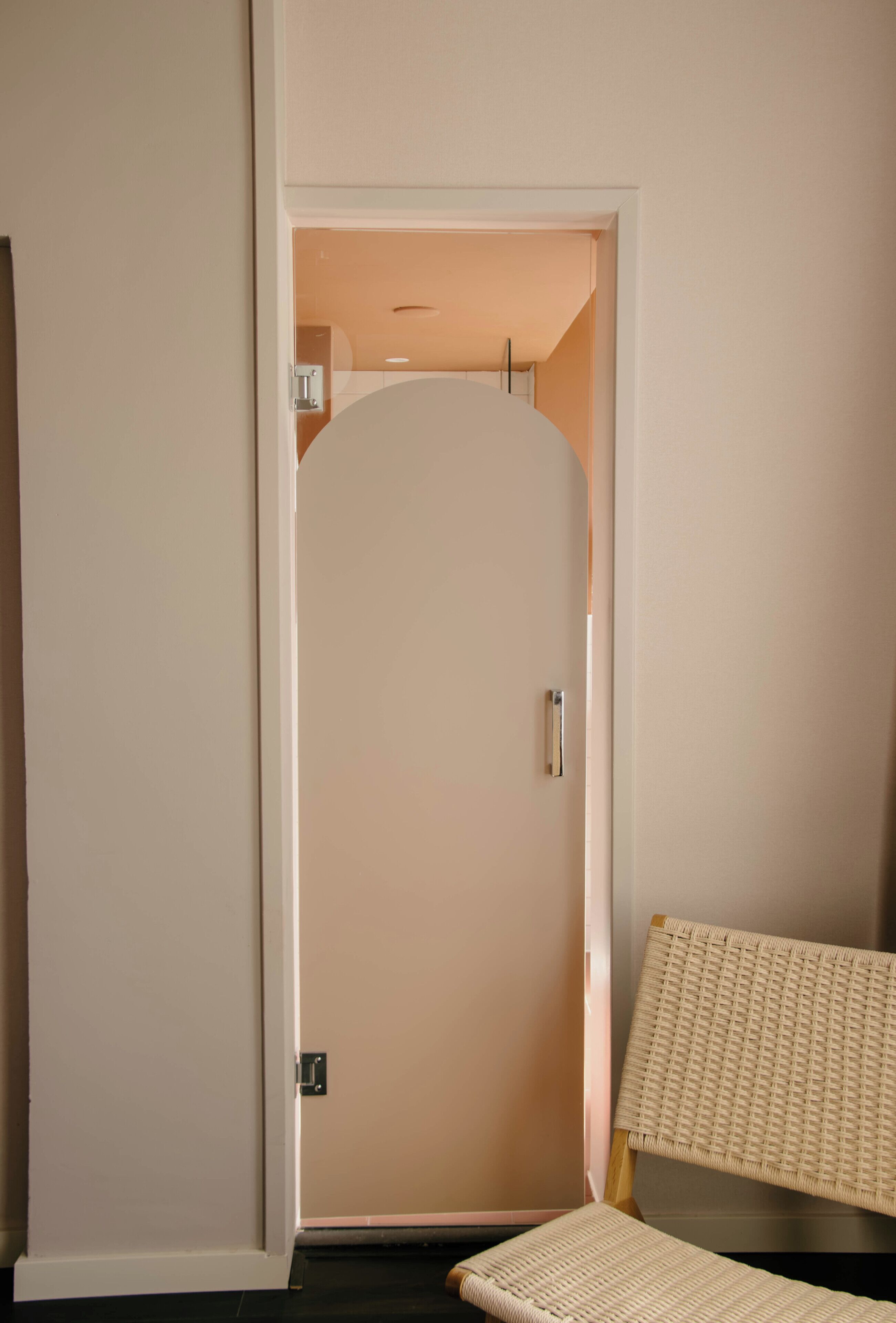 Gratis toiletartikelen, een haardroger, handdoeken, zeep