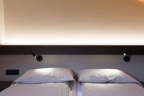 Apartment, 2 Bedrooms (Mansarda) | 1 bedroom, down duvets, desk, blackout curtains - Appartamenti Isola (Livigno)