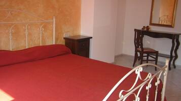 Desk, iron/ironing board, rollaway beds, free WiFi