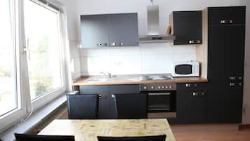 Apartment, 2 Schlafzimmer, Stadtblick (Apartment am Ring | Johanniterstr. 31) | Eigene Küche | Kühlschrank, Mikrowelle, Herdplatte, Wasserkocher mit Kaffee-/Teezubehör
