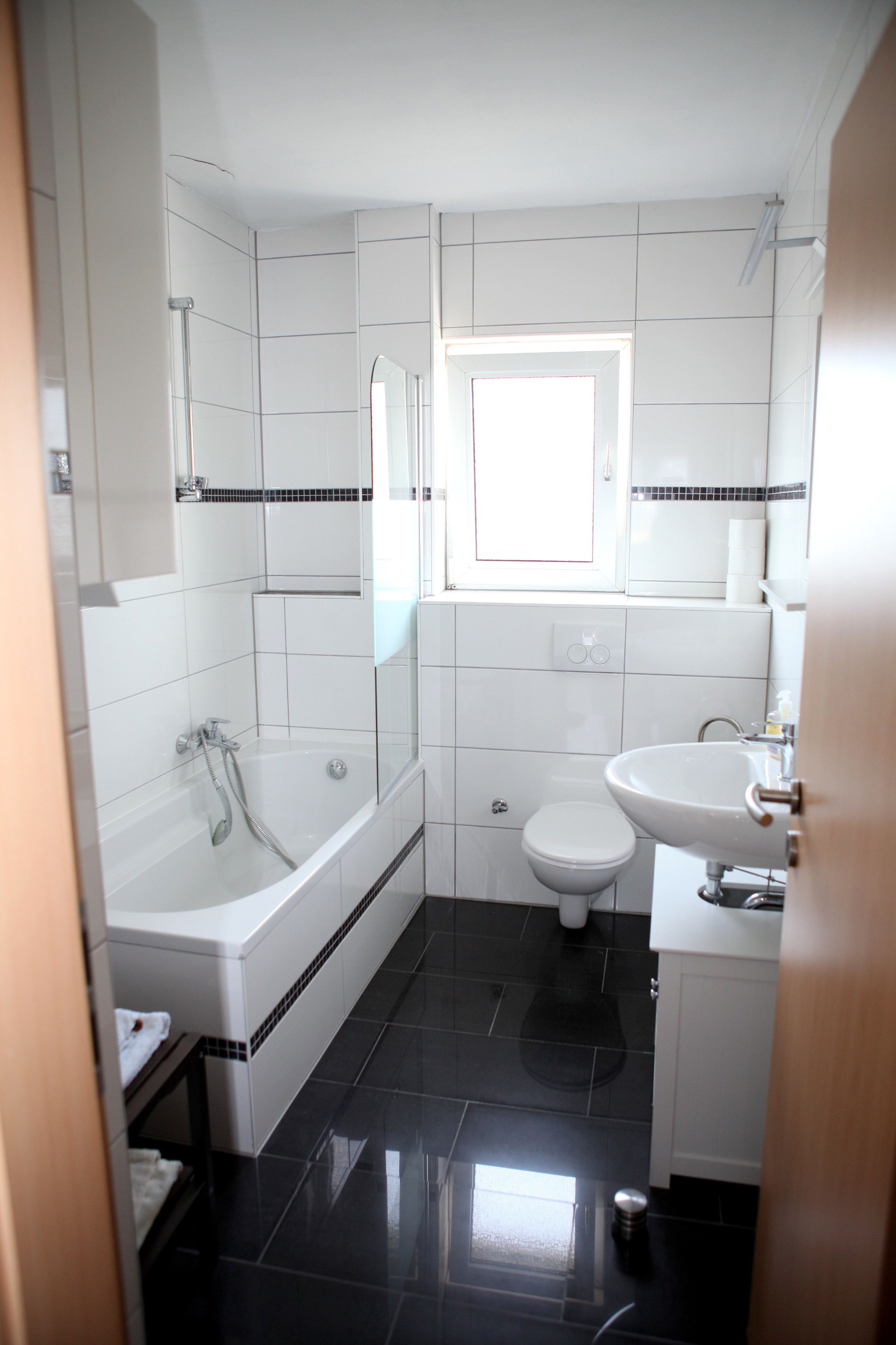 Apartment, 2 Bedrooms, City View (Apartment am Ring | Johanniterstr. 31) | Bathroom | Shower, free toiletries, hair dryer, towels