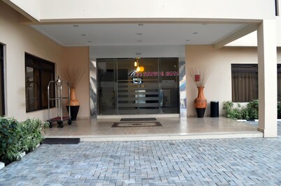 De Santos Hotel