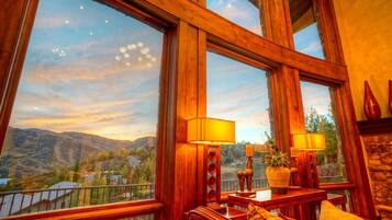 House, 4 Bedrooms, Hot Tub | Living room