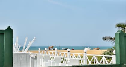 C Negombo
