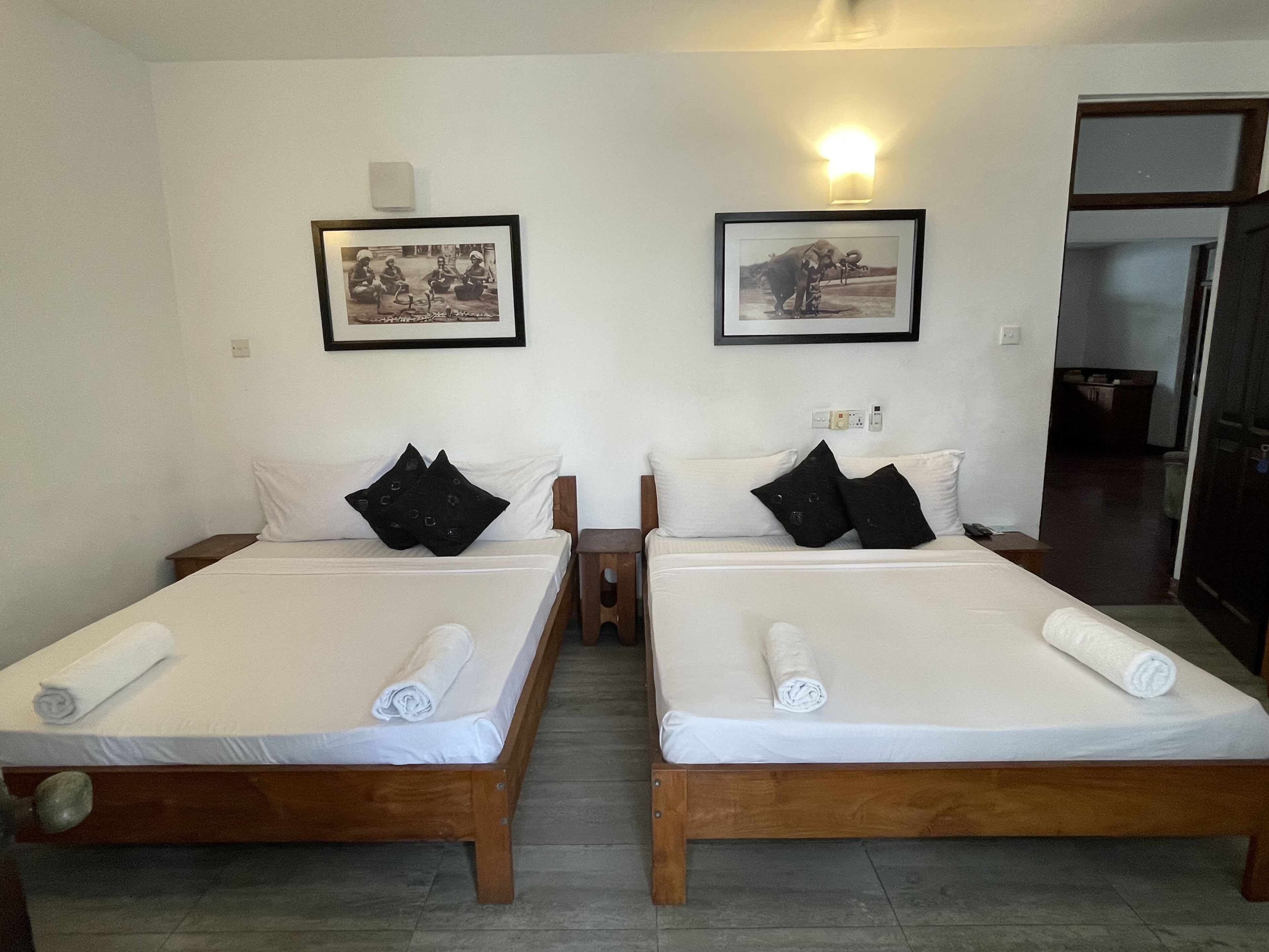 Familieværelse til 4 personer - 2 dobbeltsenge - handicapvenligt - ikke-ryger | Premium-sengetøj, pengeskab på værelset, mørklægningsgardiner