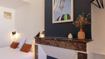 Deluxe Double Room, 1 Queen Bed, Non Smoking, City View (4) | Individually decorated, individually furnished, blackout drapes