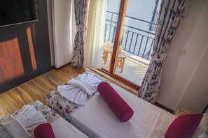 Twin Room | Minibar, desk, soundproofing, iron/ironing board - Hotel Hermes (Kas)