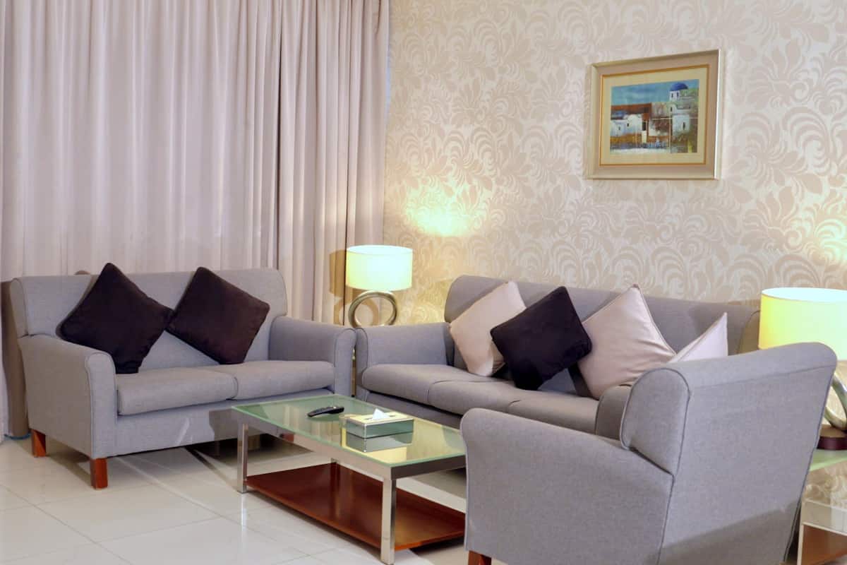 Junior Suite | Living area