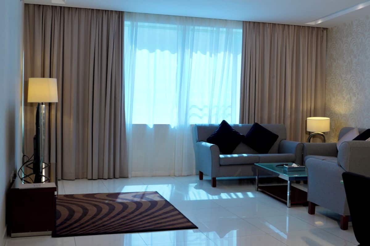 32-inch LED TV with satellite channels, TV