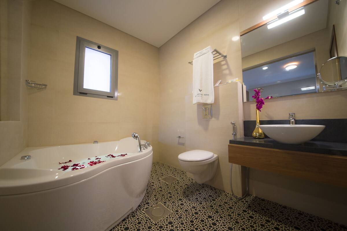 Premium One Bedroom Suite, with Spa Bath | Boblebad