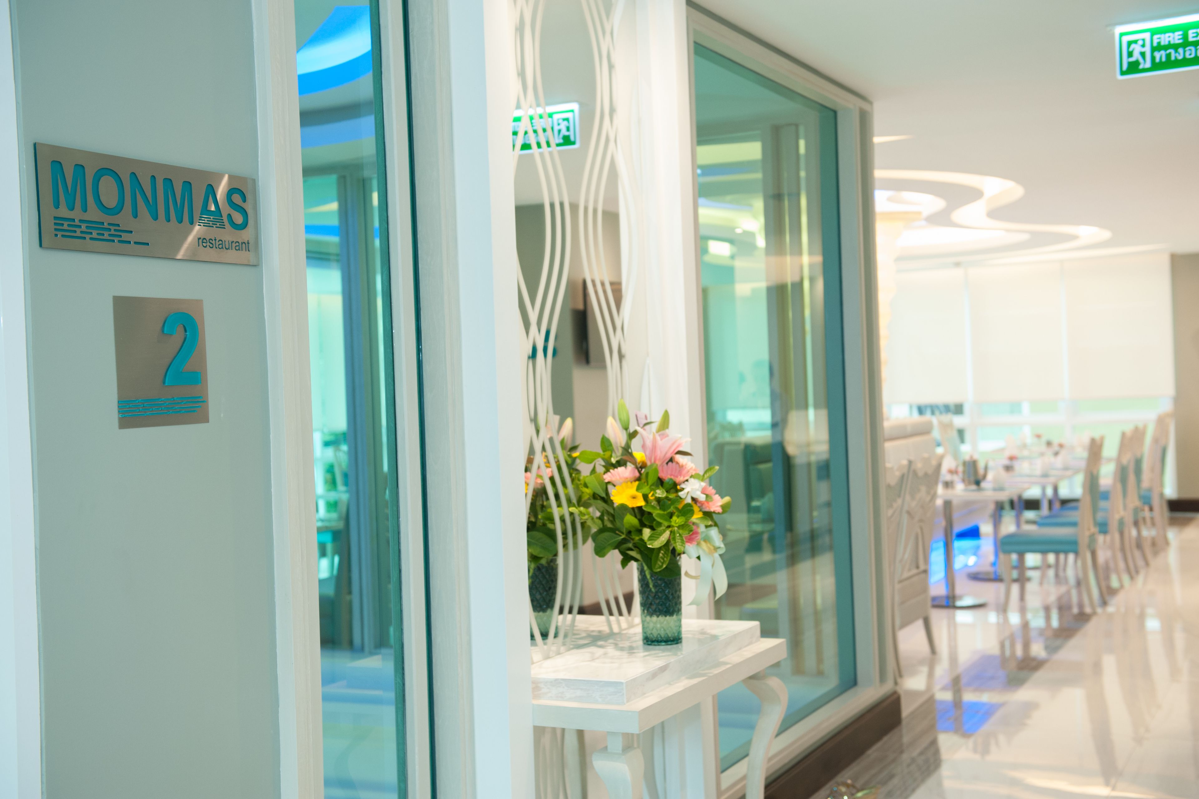 breakfast served, pool views