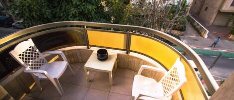 Family Apartment, 3 Bedrooms, Balcony (Yona HaNavi st.23) | Individually furnished, soundproofing, iron/ironing board, rollaway beds