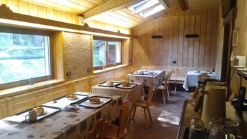 32-英寸纯平电视（配备数码频道）