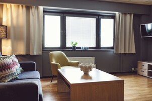 Family Twin Room, Multiple Beds | Premium bedding, pillowtop beds, minibar, desk