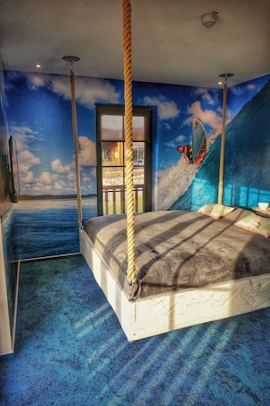 Design Apartment, 1 Double Bed with Sofa bed, Refrigerator & Microwave | 1 bedroom, free WiFi, bed sheets