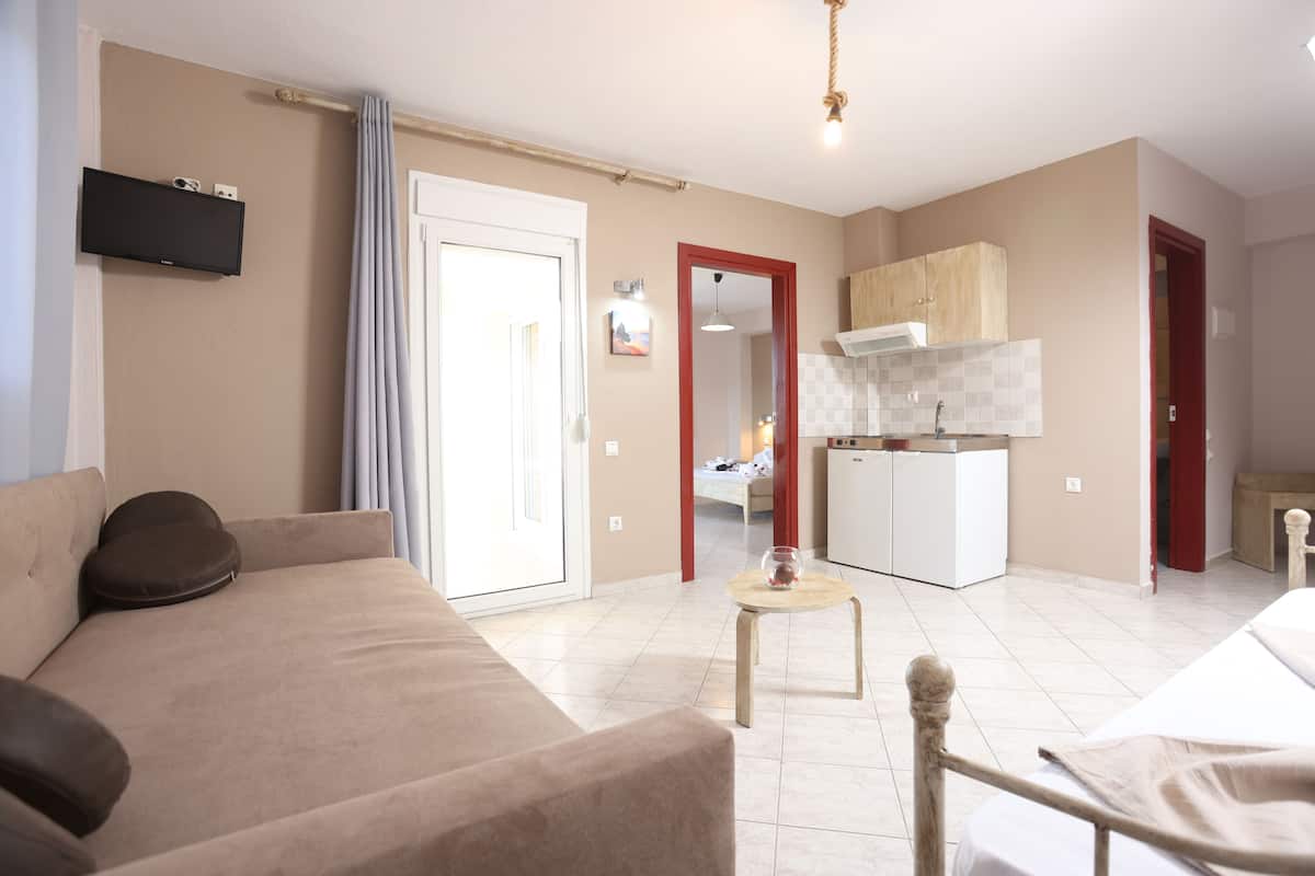Apartment, 1 Bedroom | 1 bedroom, soundproofing, iron/ironing board, free WiFi