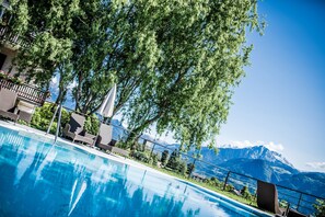 Outdoor pool - Hotel Restaurant Kirchsteiger (Lana)