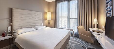 Standaard tweepersoonskamer, 1 queensize bed | Luxe beddengoed, een bureau, geluiddichte muren, gratis wifi