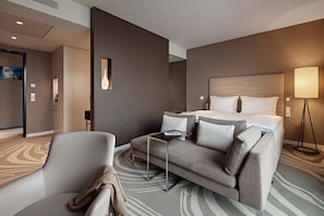 Premium bedding, desk, soundproofing, free WiFi