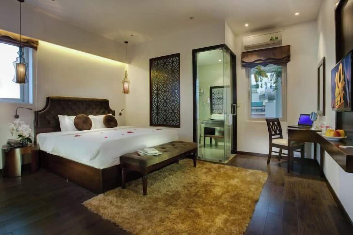 1 bedroom, minibar, in-room safe, desk