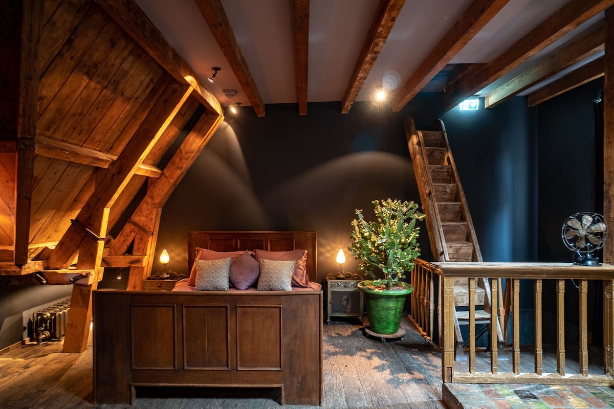 The Mayer Manor | Yksilöllisesti kalustettu, ilmainen Wi-Fi, vuodevaatteet