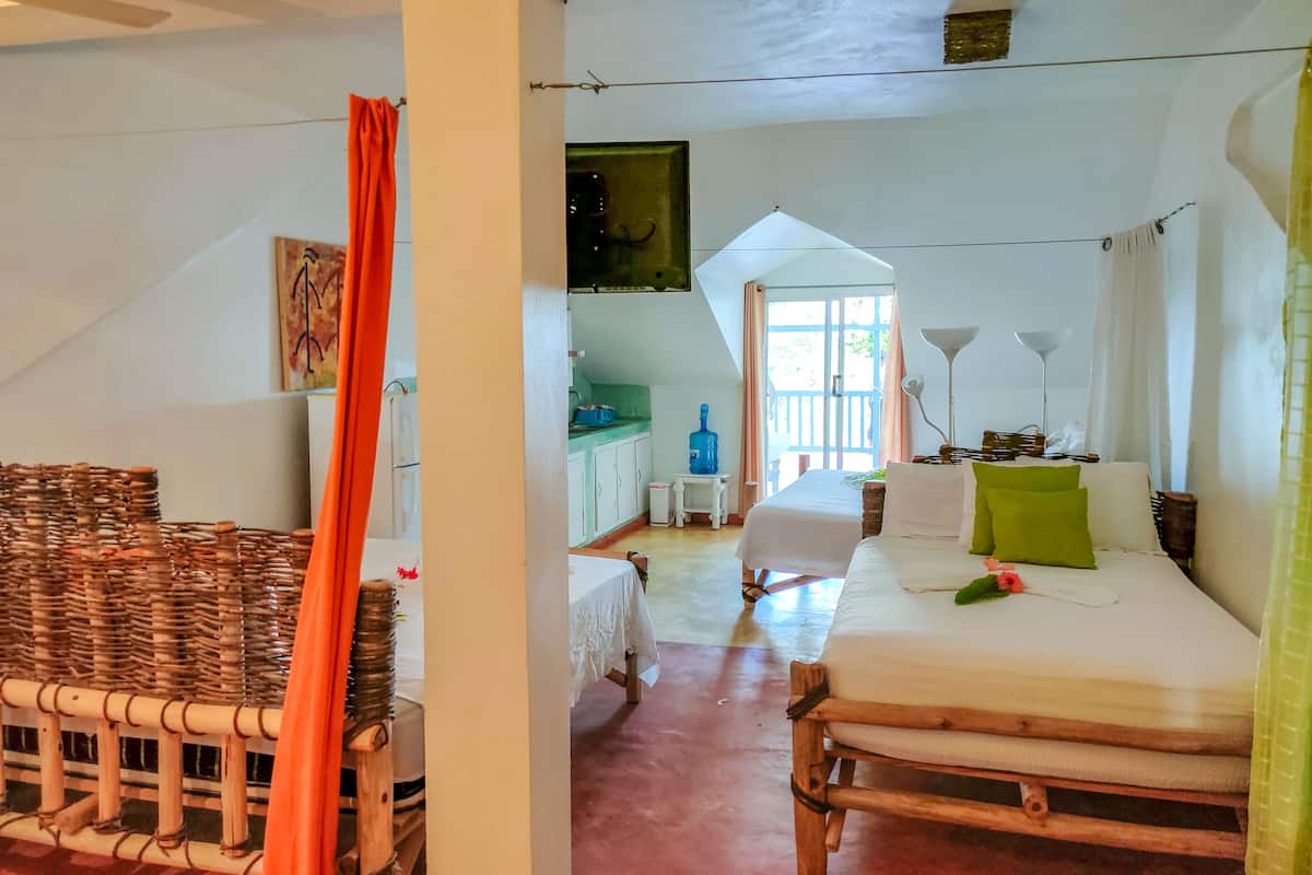 family studio suite, 1 bedroom, ocean view, oceanfront | premium bedding, in-room safe, individually furnished, laptop workspace