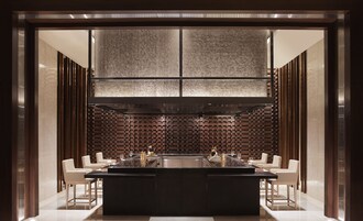 3 restaurantes; se sirve desayuno, almuerzo y cena; cocina internacional